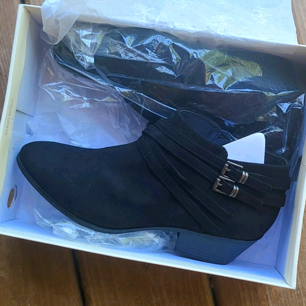 NWT black booties